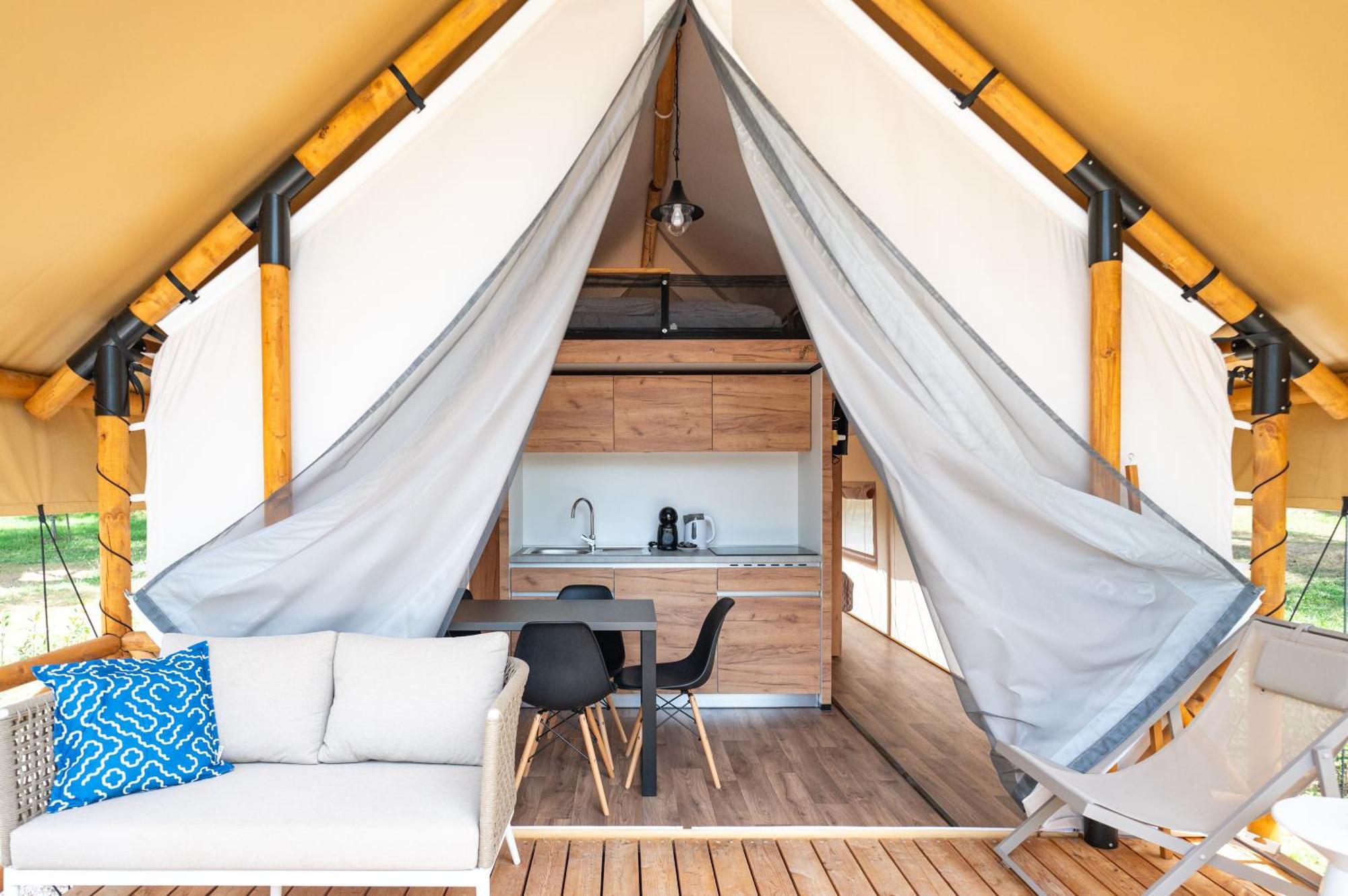 Camp Dole Zivogosce - Mobile Home And Glamping Tent Buitenkant foto